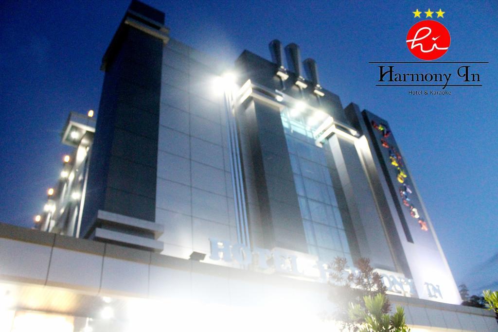 Hotel Harmony In & Karaoke 폰티아낙 외부 사진