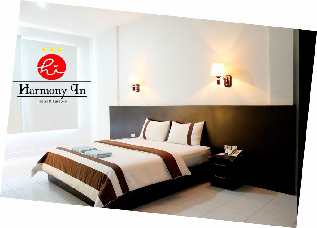 Hotel Harmony In & Karaoke 폰티아낙 외부 사진